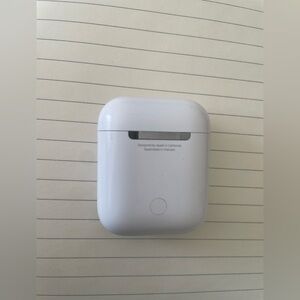 Apple White Wireless Earbuds with Charging Case